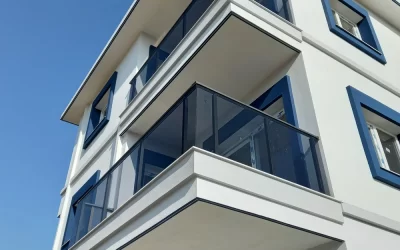 İzmir Seferihisar'da PVC Doğrama ve Küpeşte montajı yapılmış bir yazlık ev.